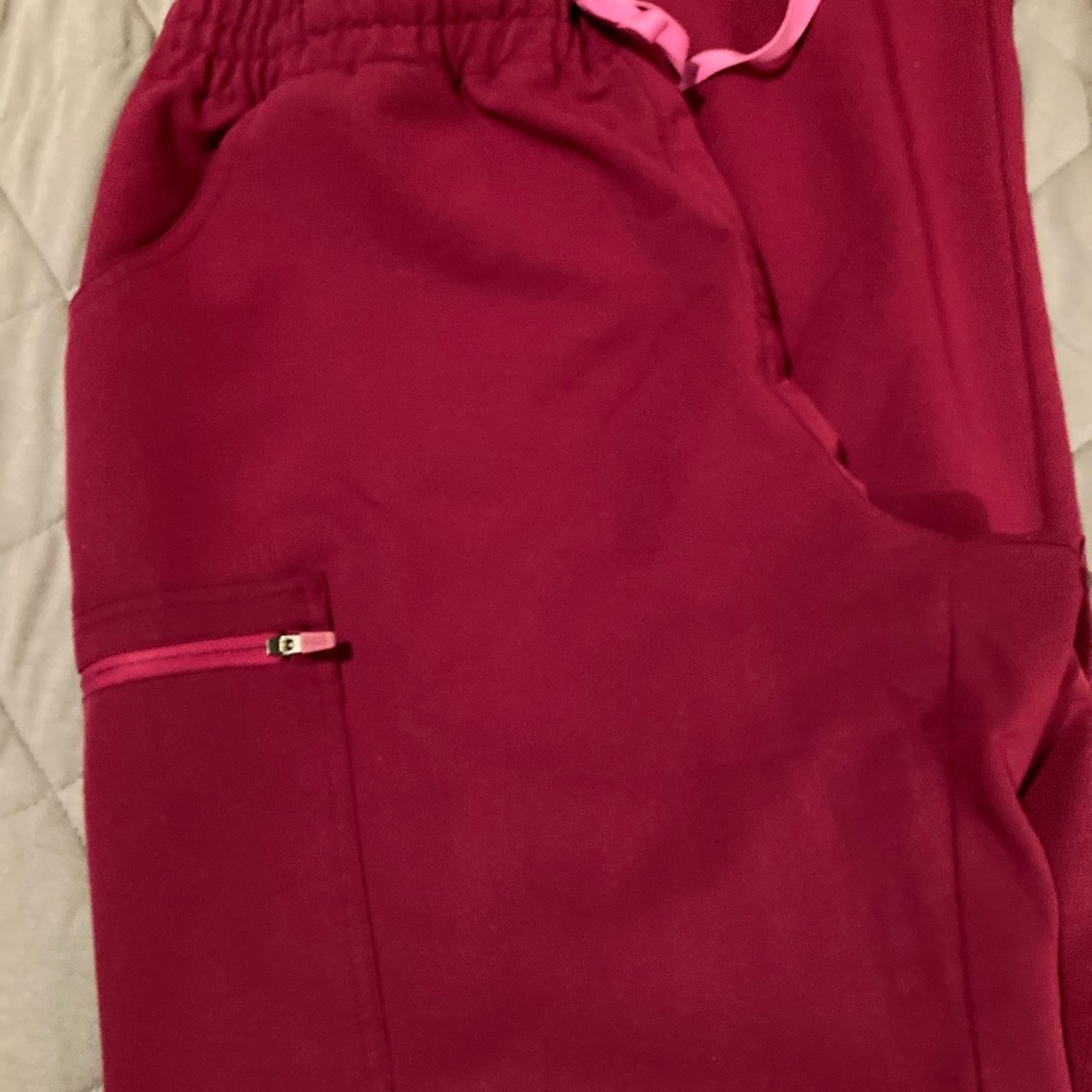 FIGS scrub pants large size in dark magenta high waisted Yola